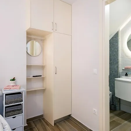 Mar Luxury * Corfu (city)