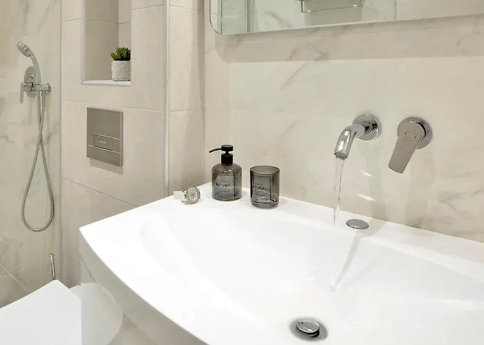 Mar Luxury * Corfu (city)