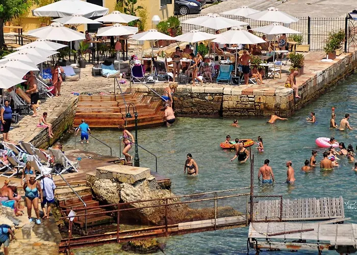 Mar Luxury Corfu (city)