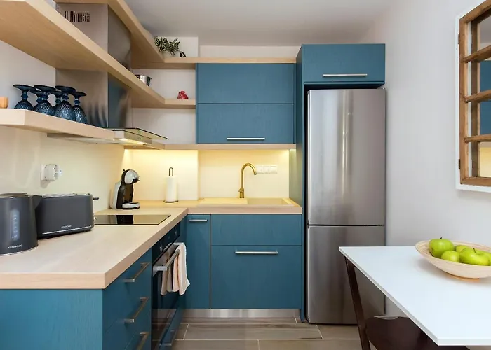 Mar Luxury * Corfu (city)