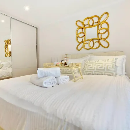 Mar Luxury Corfu (city)