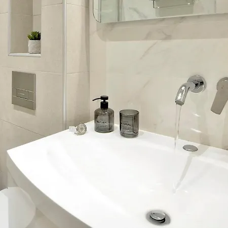 Mar Luxury * Corfu (city)