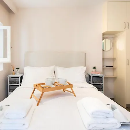 Mar Luxury * Corfu (city)