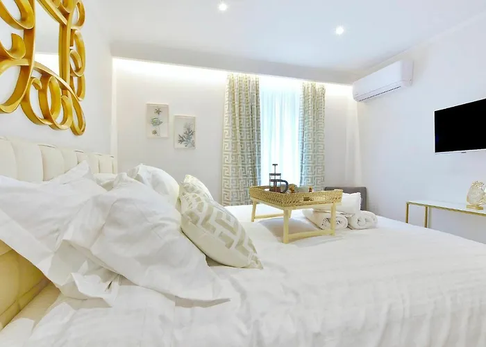 Mar Luxury * Corfu (city)
